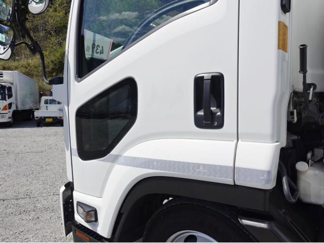 Isuzu FORWARD 2016-12 6530305-13
