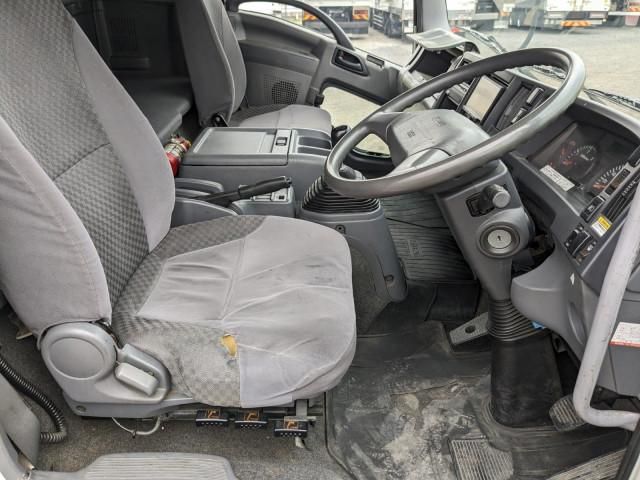 Isuzu FORWARD 2013-01 6596677-26