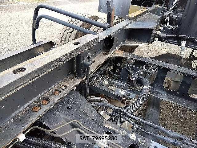 Isuzu FORWARD 2018-07 6671400-16