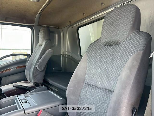 Isuzu FORWARD 2011-06 6676012-24