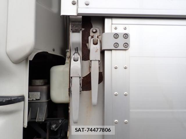 Isuzu FORWARD 2015-08 6676005-13