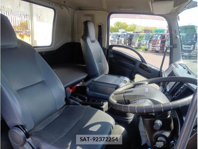 Isuzu FORWARD 2021-11 6676002-23