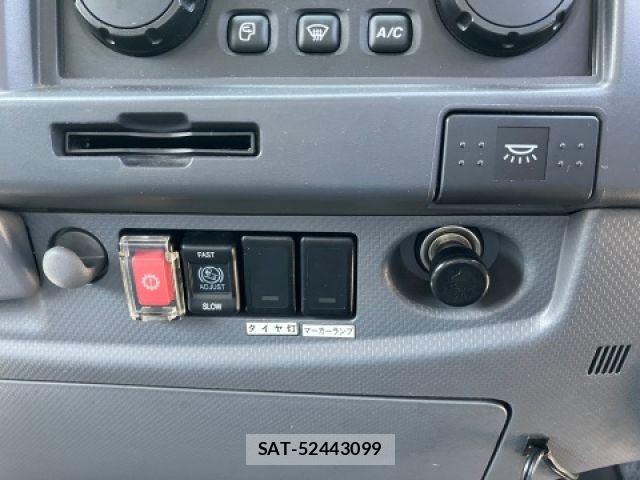 Isuzu FORWARD 2018-04 6716169-20