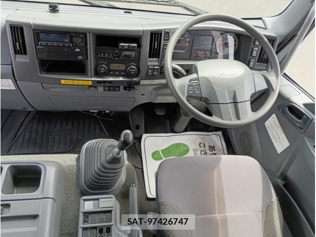 Isuzu FORWARD 2019-09 6716167-24