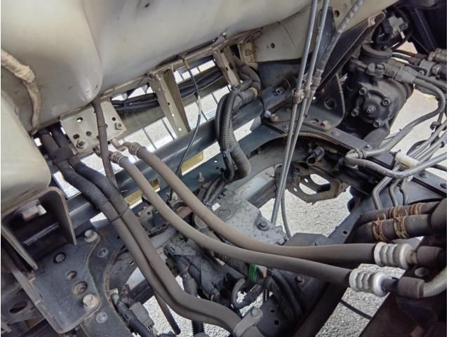 Isuzu FORWARD 2012-03 6805415-18