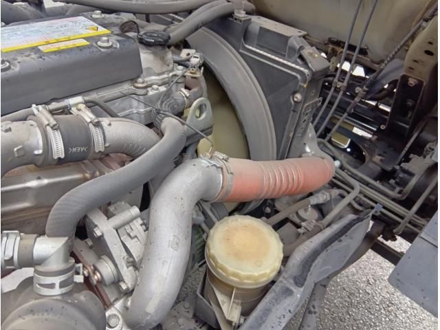 Isuzu FORWARD 2012-03 6805415-23