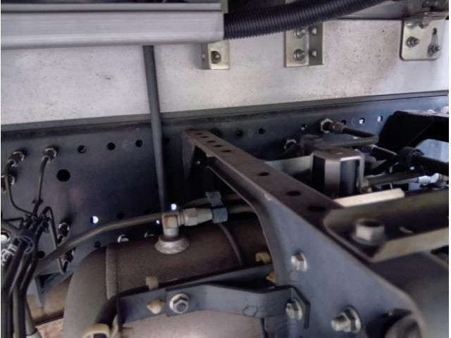 Isuzu FORWARD 2012-03 6805415-28