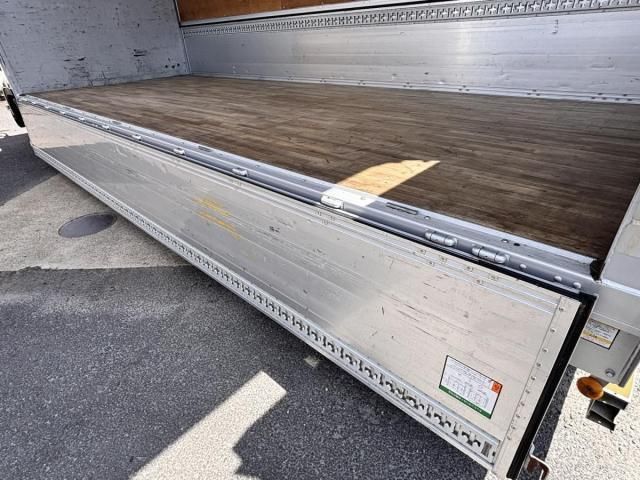Isuzu FORWARD 2018-10 6805413-22