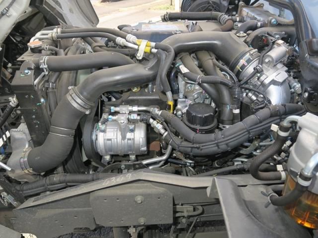 Isuzu FORWARD 2024-12 6805403-23