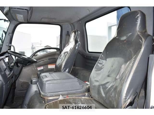 Isuzu FORWARD 2012-11 6814974-23