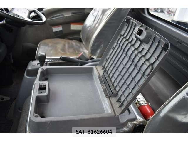 Isuzu FORWARD 2012-11 6814974-24