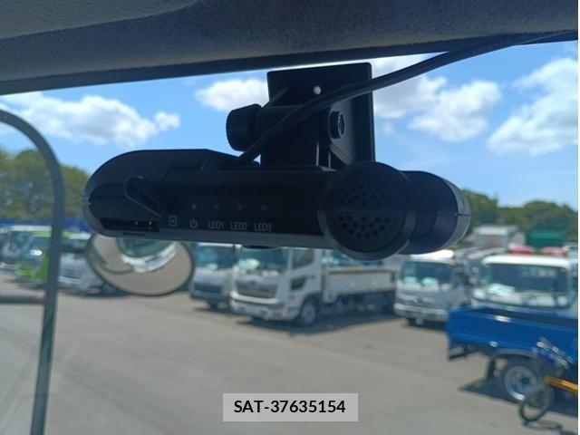 Isuzu FORWARD 2017-03 6905371-25