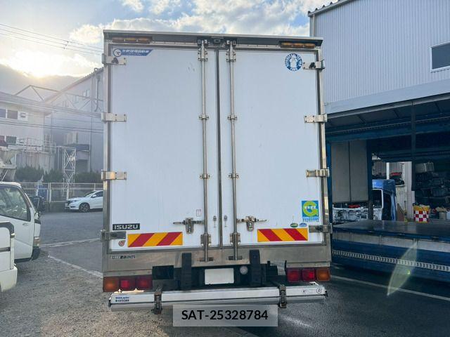 Isuzu FORWARD 2018-03 6905364-4