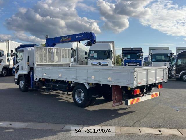 Isuzu FORWARD 2020-07 7058622-3