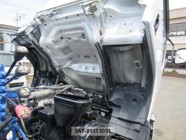 Isuzu FORWARD 2017-03 7250864-20