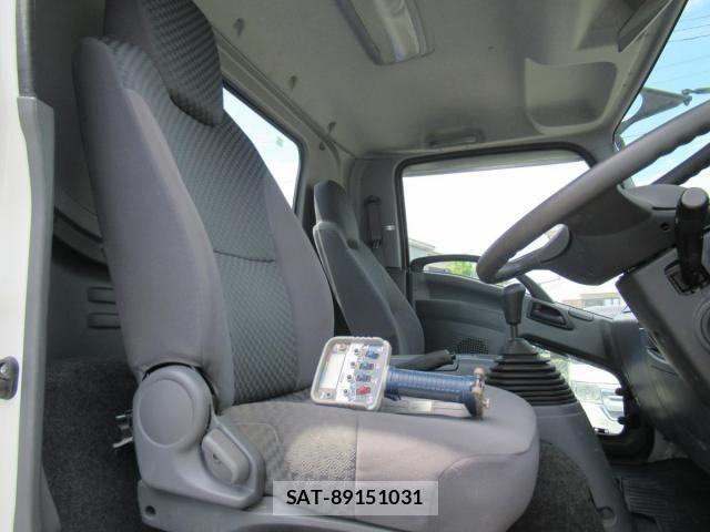 Isuzu FORWARD 2017-03 7250864-26