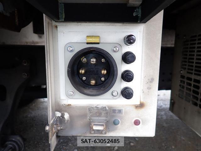 Isuzu FORWARD 2016-01 7271920-26