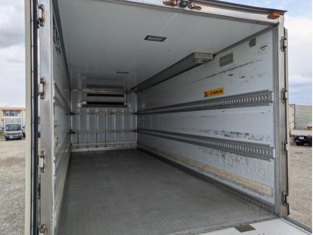 Isuzu FORWARD 2013-09 7306679-19