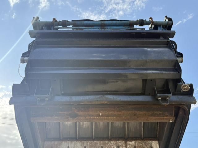 Isuzu FORWARD 2012-07 7306678-17