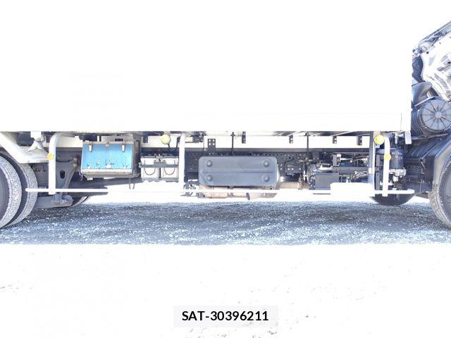 Isuzu FORWARD 2018-09 7327169-21