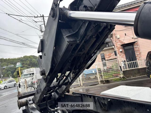 Isuzu FORWARD 2012-09 7357842-25