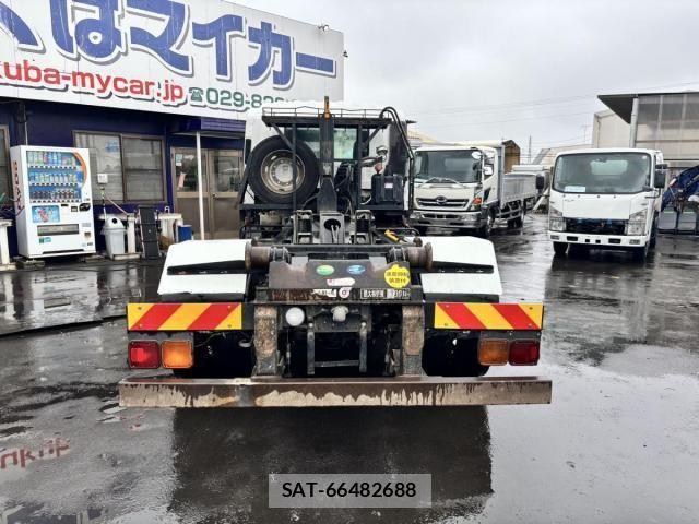 Isuzu FORWARD 2012-09 7357842-5