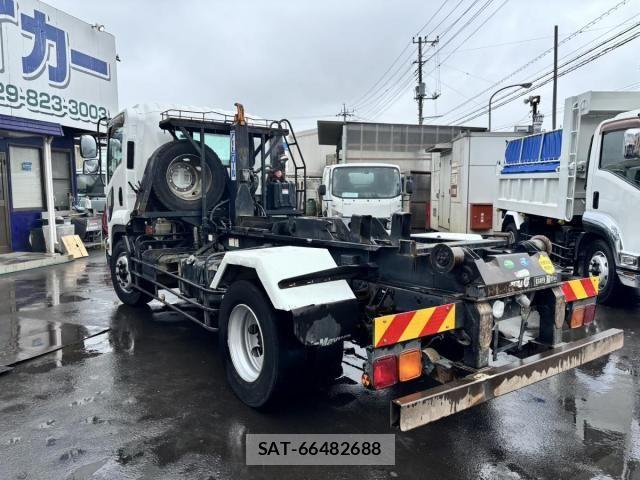 Isuzu FORWARD 2012-09 7357842-6