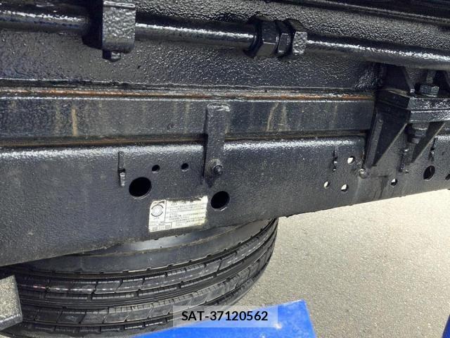 Isuzu FORWARD 2017-09 7357838-14