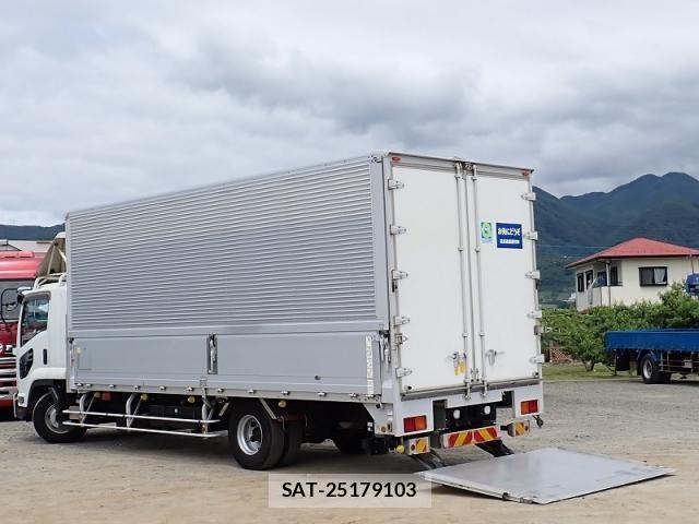 Isuzu FORWARD 2015-12 7357841-3
