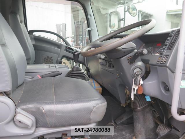 Isuzu FORWARD 2017-09 7357835-27