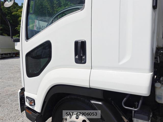 Isuzu FORWARD 2017-09 7454431-13