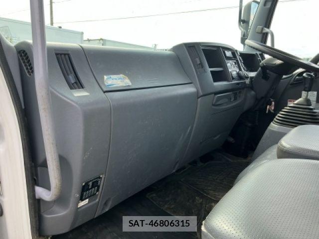 Isuzu FORWARD 2016-02 7454428-27