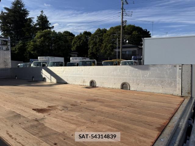 Isuzu FORWARD 2019-07 7500638-11