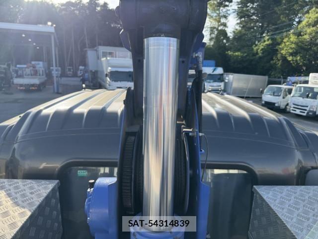Isuzu FORWARD 2019-07 7500638-17