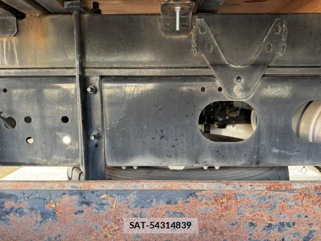 Isuzu FORWARD 2019-07 7500638-26