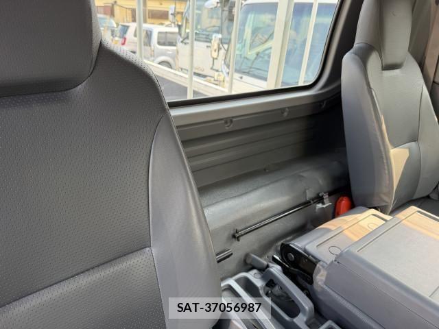 Isuzu FORWARD 2019-12 7500644-23