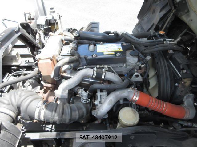 Isuzu FORWARD 2021-12 7500642-26