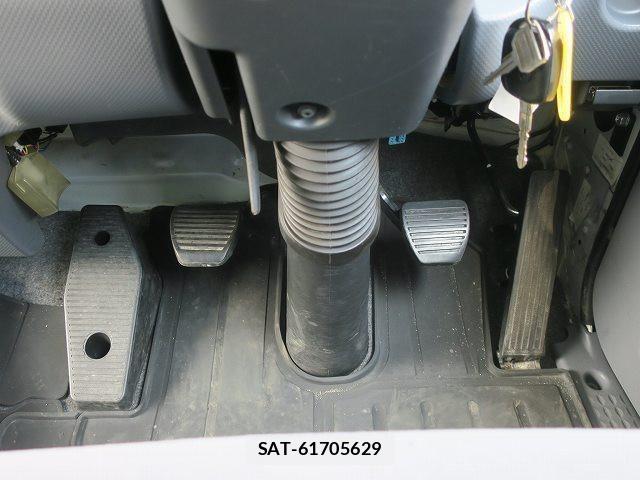 Isuzu FORWARD 2020-03 7562145-20