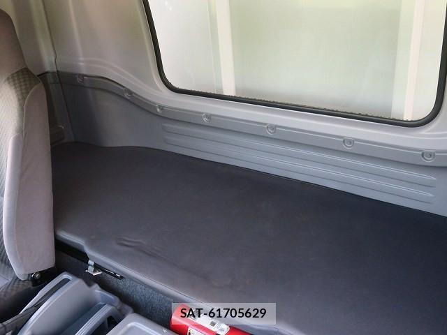 Isuzu FORWARD 2020-03 7562145-22