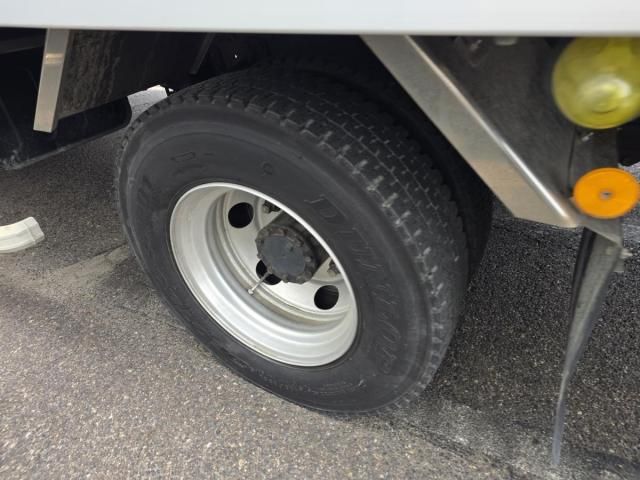 Isuzu FORWARD 2019-07 7606865-12