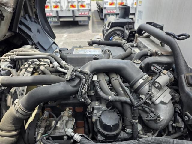 Isuzu FORWARD 2019-07 7606865-19