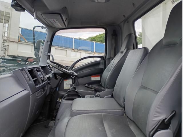 Isuzu FORWARD 2017-03 7606878-22