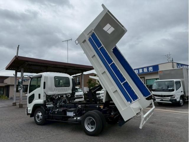 Isuzu FORWARD 2025-04 7606863-1