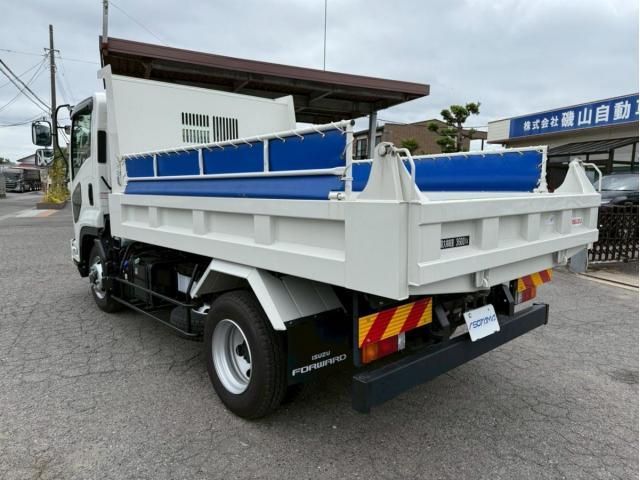 Isuzu FORWARD 2025-04 7606863-5