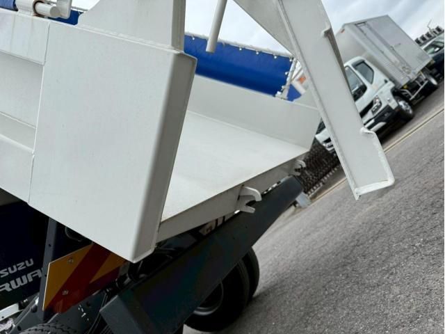 Isuzu FORWARD 2025-04 7606863-8