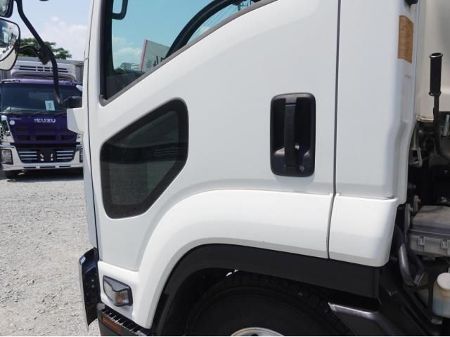 Isuzu FORWARD 2018-01 7606882-11