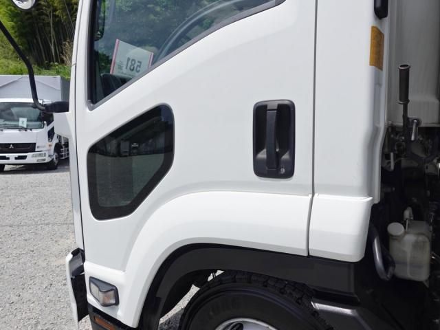 Isuzu FORWARD 2015-04 7606881-11