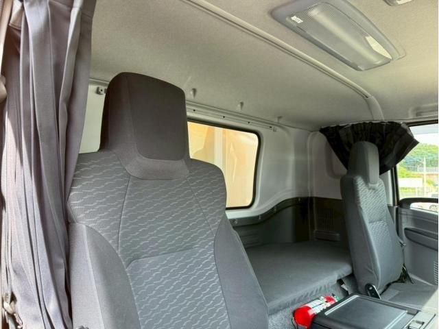 Isuzu FORWARD 2025-09 7606862-25