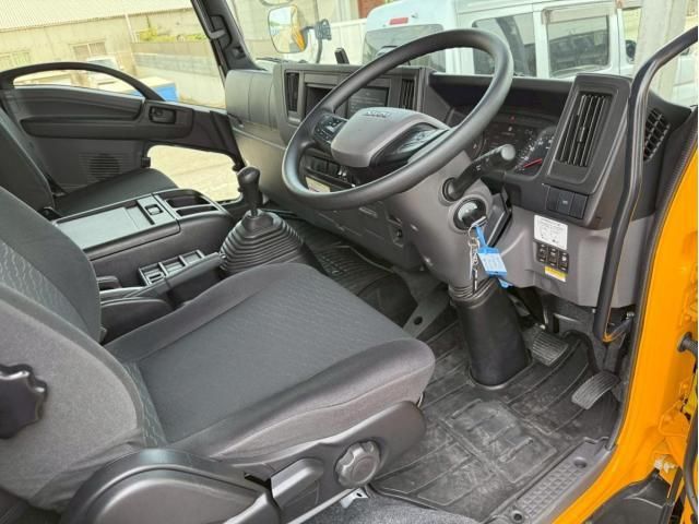 Isuzu FORWARD 2025-09 7606862-28