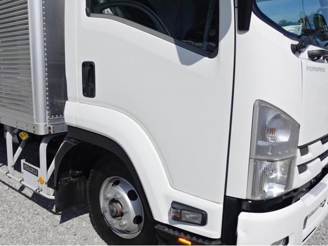 Isuzu FORWARD 2016-07 7606887-4
